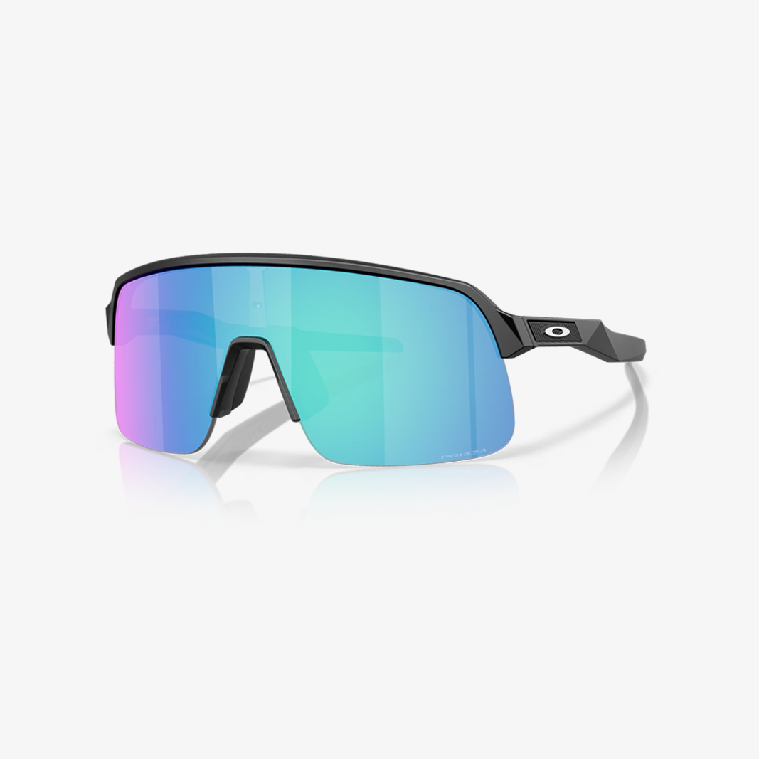 OAKLEY SUTRO LITE S / Black Matt - Prizm Sapphire 45° Ansicht