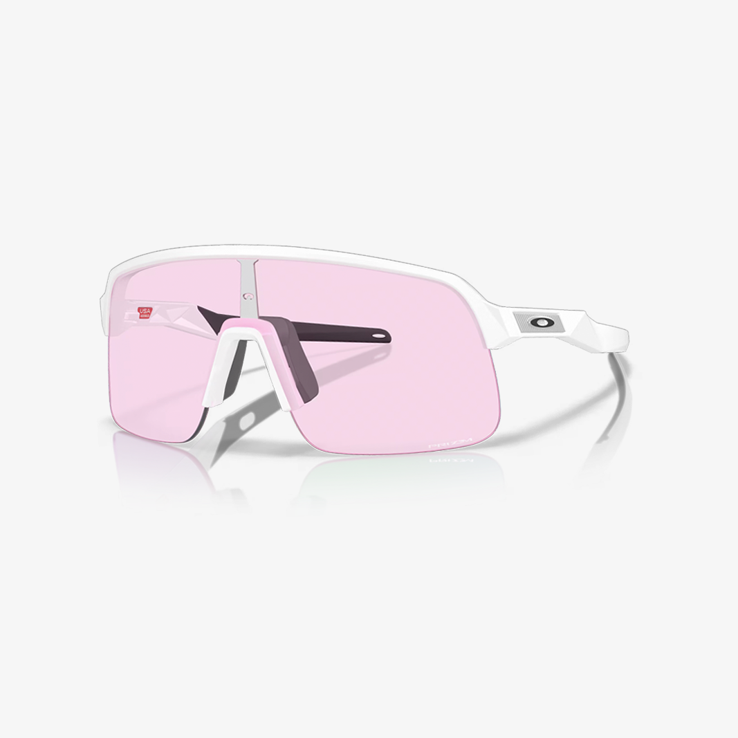 Oakley Sutro Lite S / White Matte Prizm Low Light 45° Seitenansicht