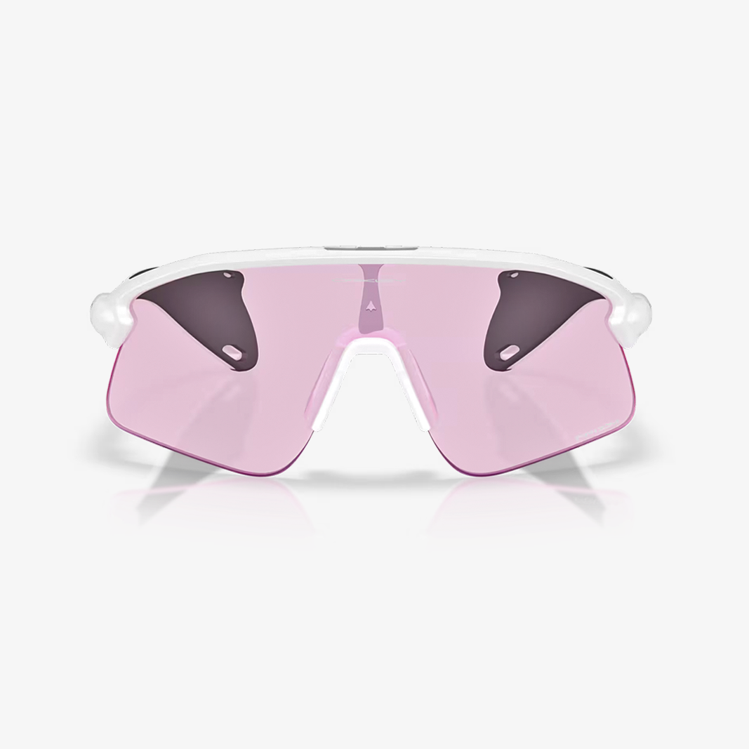 Oakley Stunt Devil / Matte White Prizm Low Light face